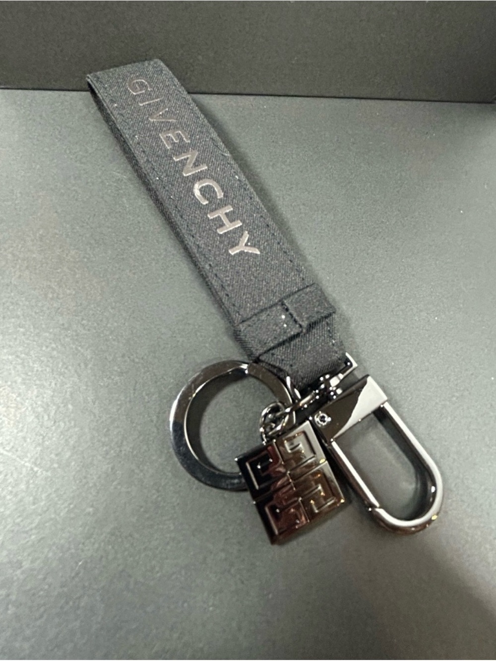 Givenchy Keychain - Picture 5 of 8